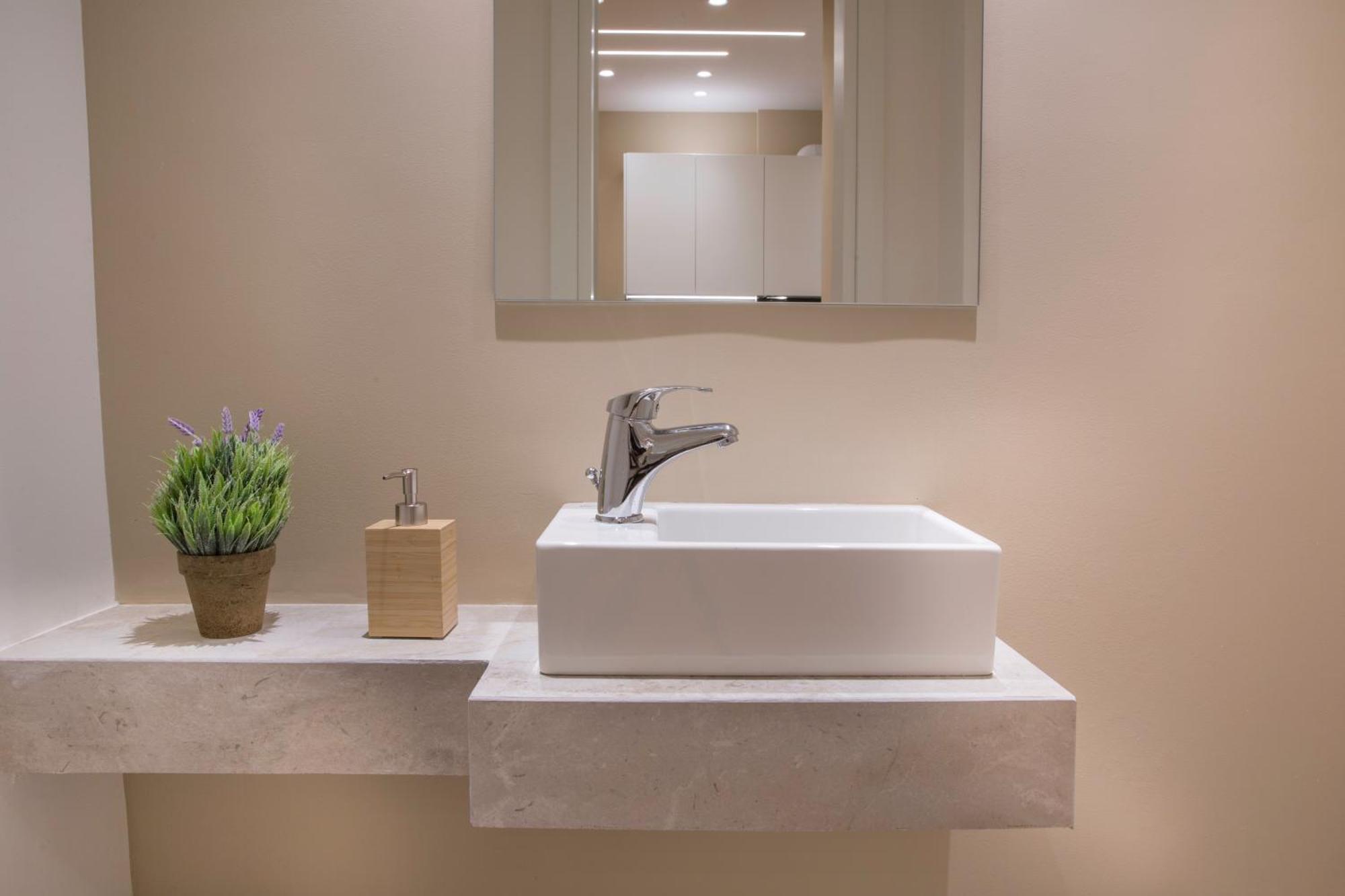 Urban Spacious Apartment Near Kallimarmaron เอเธนส์ ภายนอก รูปภาพ